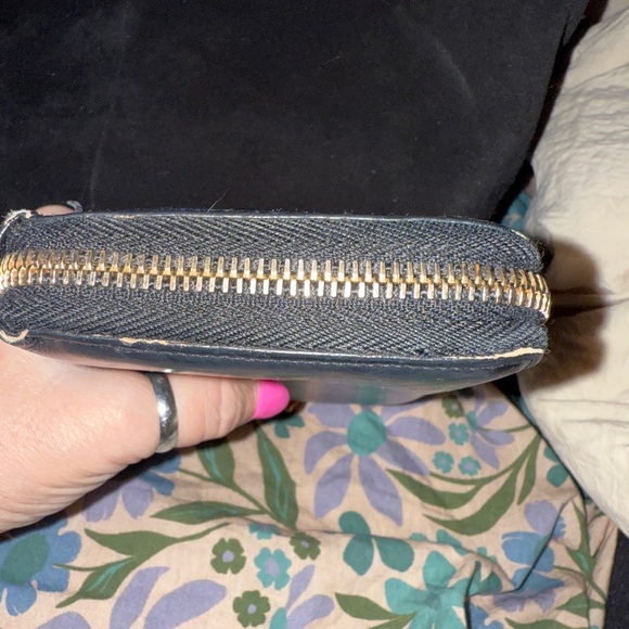 Saint Laurent Y-Ligne leather clutch in black with gold hardware Pretty! - Picture 4 of 12